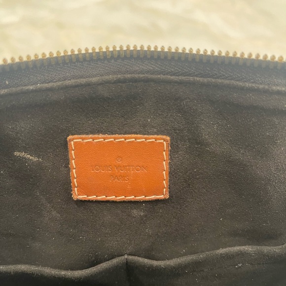 LOUIS VUITTON Pallas MM Monogram Handbag - Picture 12 of 13